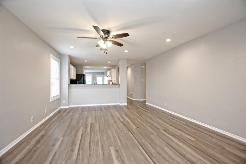 400 Ashbury DR, Leander, TX 78641