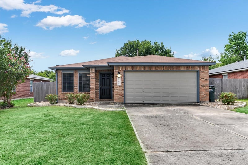 400 Ashbury DR, Leander, TX 78641