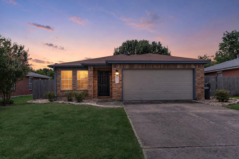 400 Ashbury DR, Leander, TX 78641