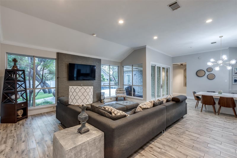 6 Stillmeadow CT, The Hills, TX 78738