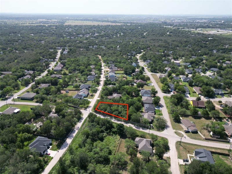 000 Pauwela LN, Bastrop, TX 78602