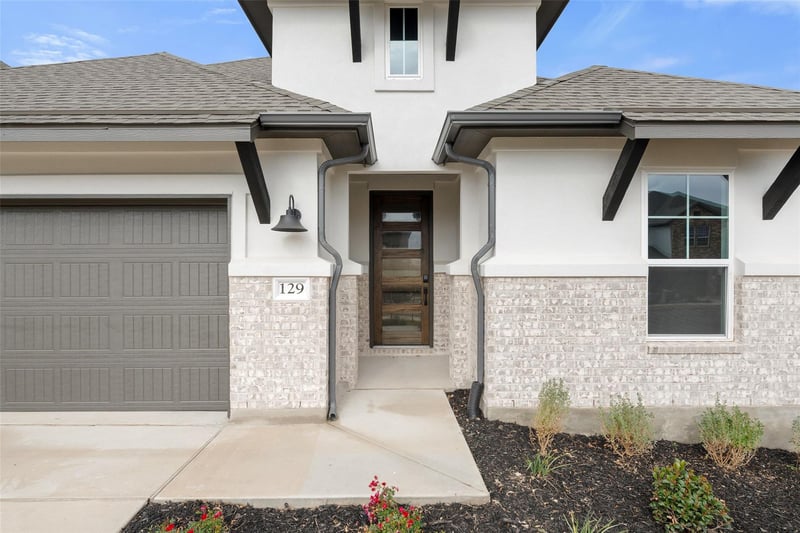 129 Old Woods Rd, Liberty Hill, TX 78642