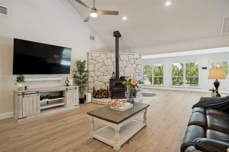 190 Young Ranch RD, Georgetown, TX 78633