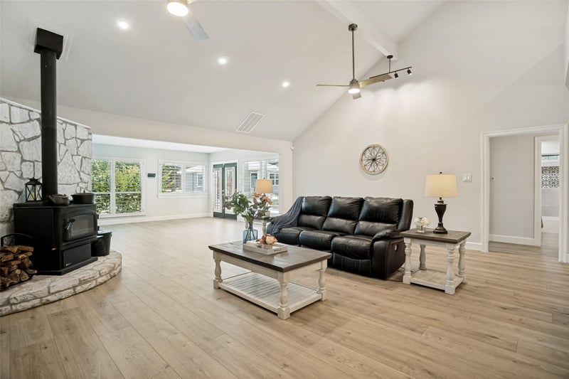 190 Young Ranch RD, Georgetown, TX 78633