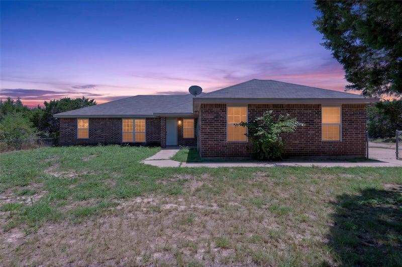 815 Rocky LN, Copperas Cove, TX 76522