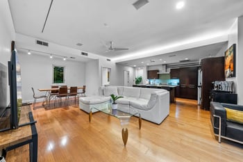 7689 Delwau LN, Austin, TX 78725