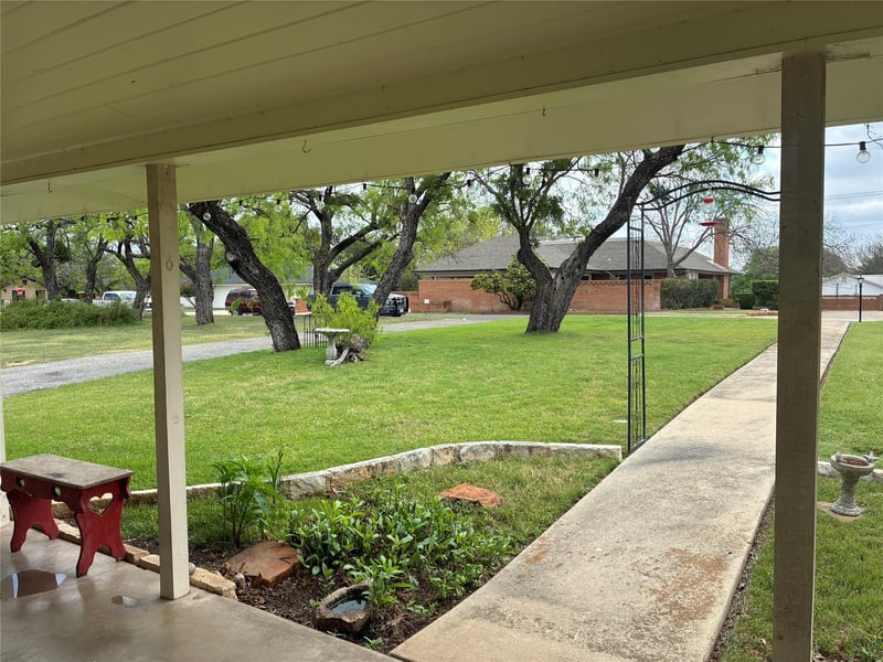 408 Porter ST, Lampasas, TX 76550