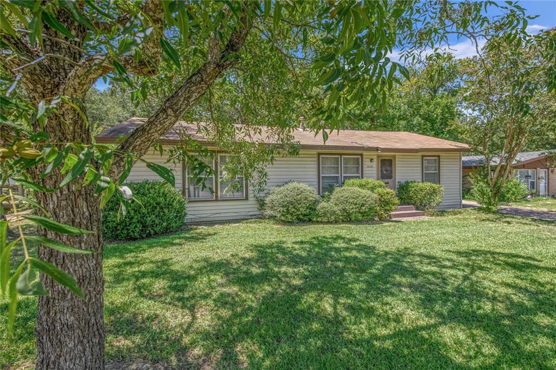 3028 Tennessee Ave, Bryan, TX 77803