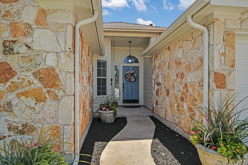 300 Fistral DR, Hutto, TX 78634