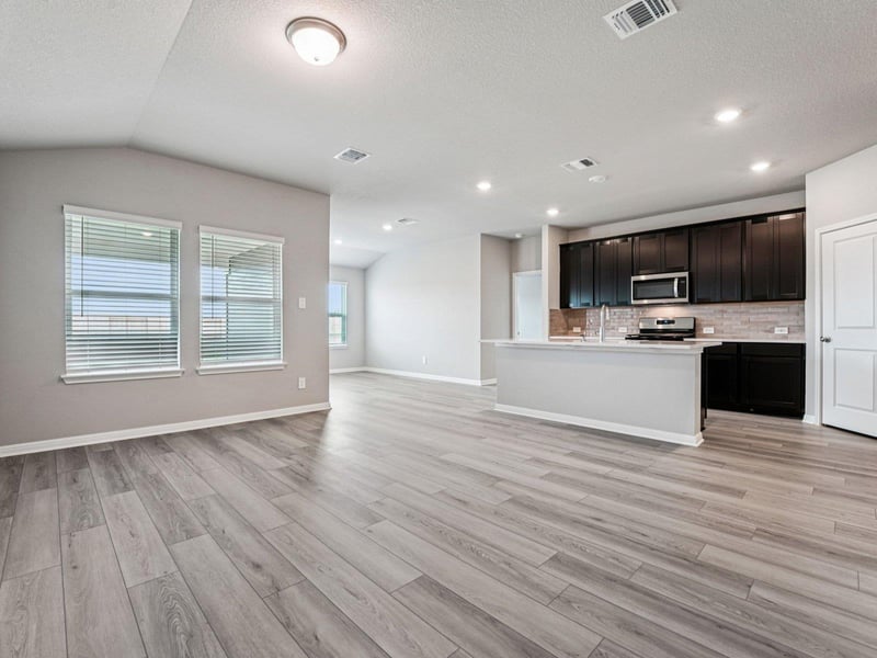 242 Red Tail Hawk LN, Cedar Creek, TX 78612