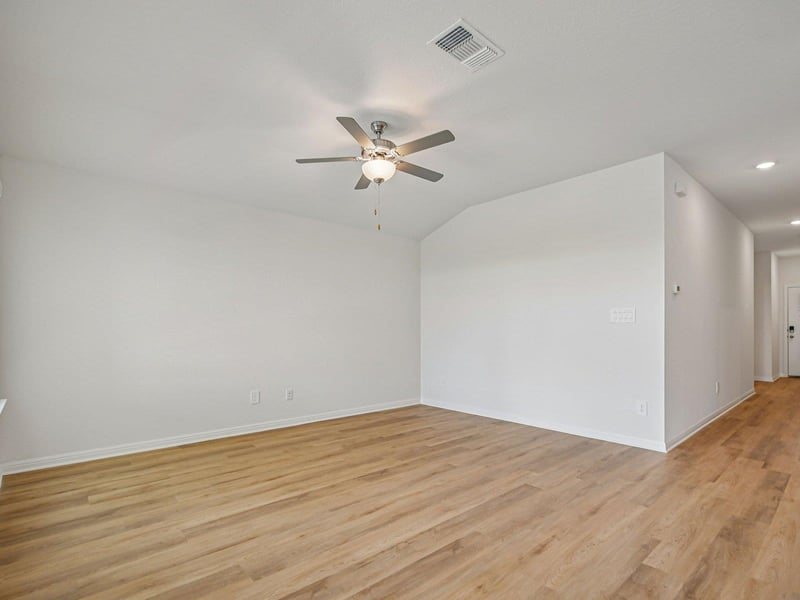 132 Sleep HOLW, Jarrell, TX 76537