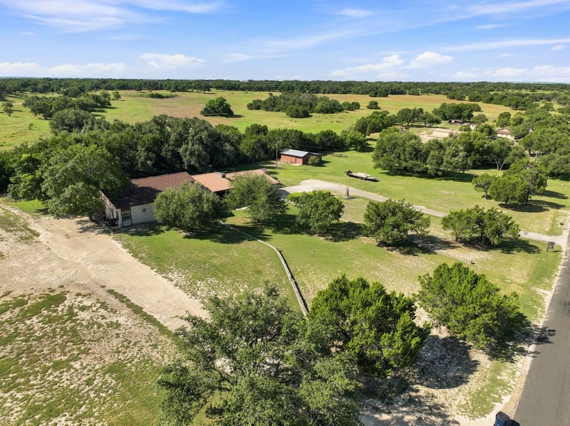 606 Rolling Hills RD, Liberty Hill, TX 78642