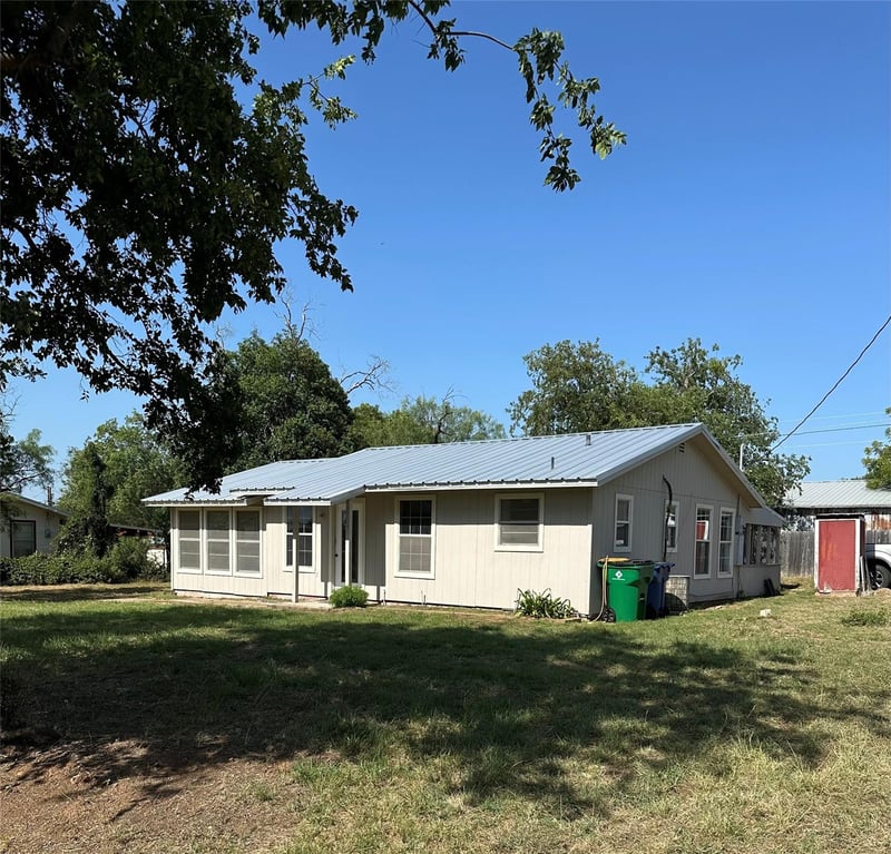 845 Aspen LN, Cottonwood Shores, TX 78657