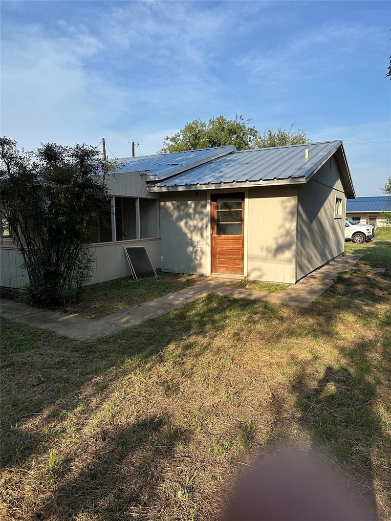 845 Aspen LN, Cottonwood Shores, TX 78657