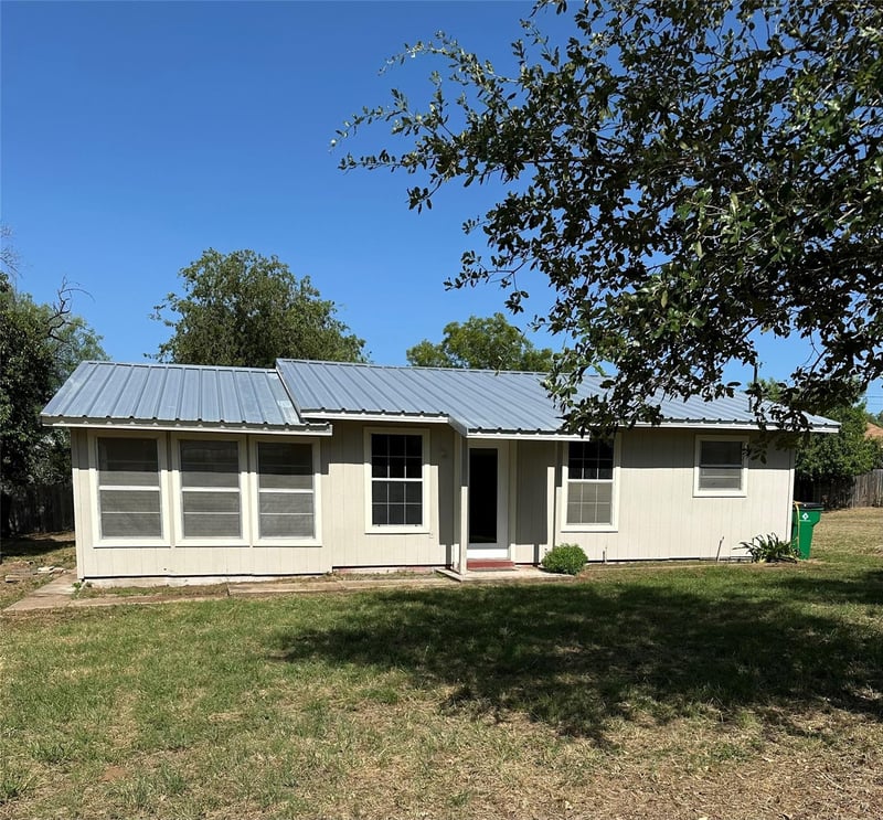 845 Aspen LN, Cottonwood Shores, TX 78657