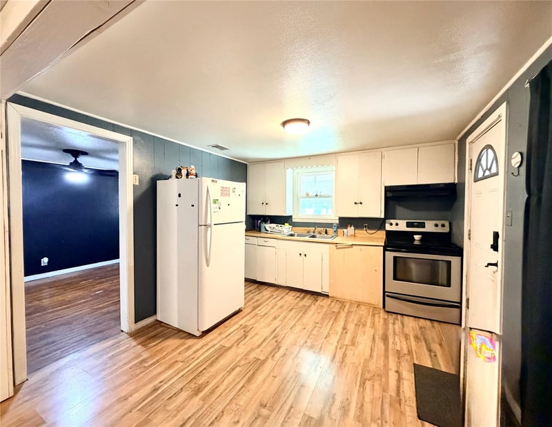2200 Gillis Ave, Cameron, TX 76520