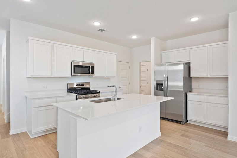 177 Hornet ST, Elgin, TX 78621