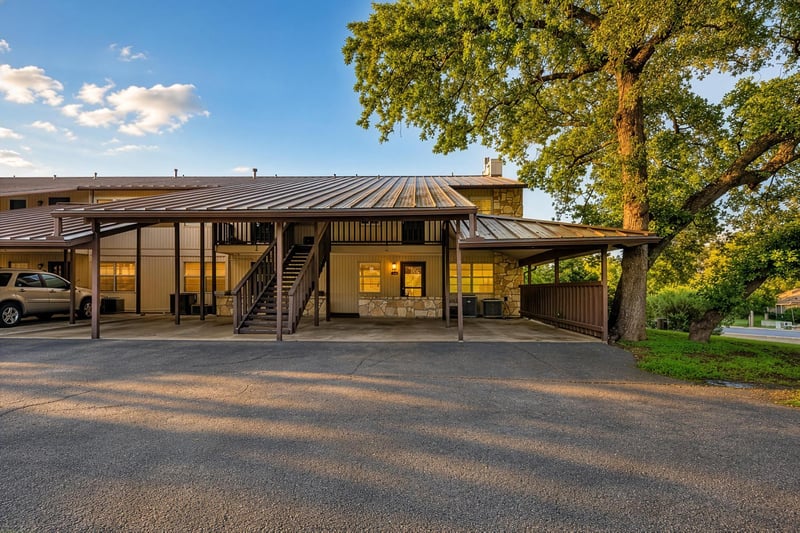 1202 Hi Stirrup #401, Horseshoe Bay, TX 78657