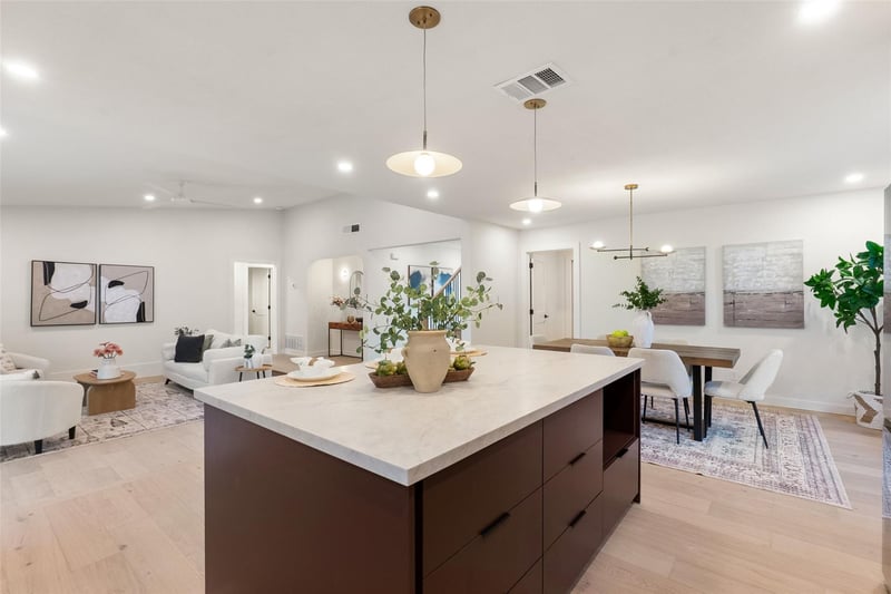 7405 Whispering Winds DR, Austin, TX 78745