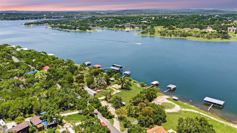 20904 W Lakeshore DR, Spicewood, TX 78669