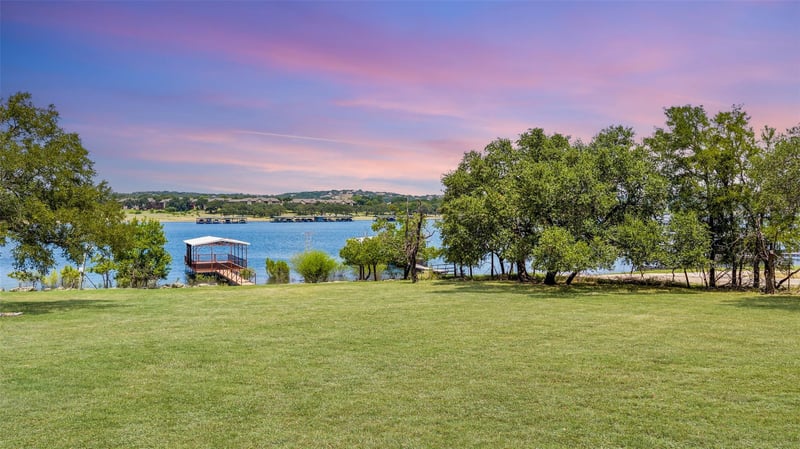 20904 W Lakeshore DR, Spicewood, TX 78669