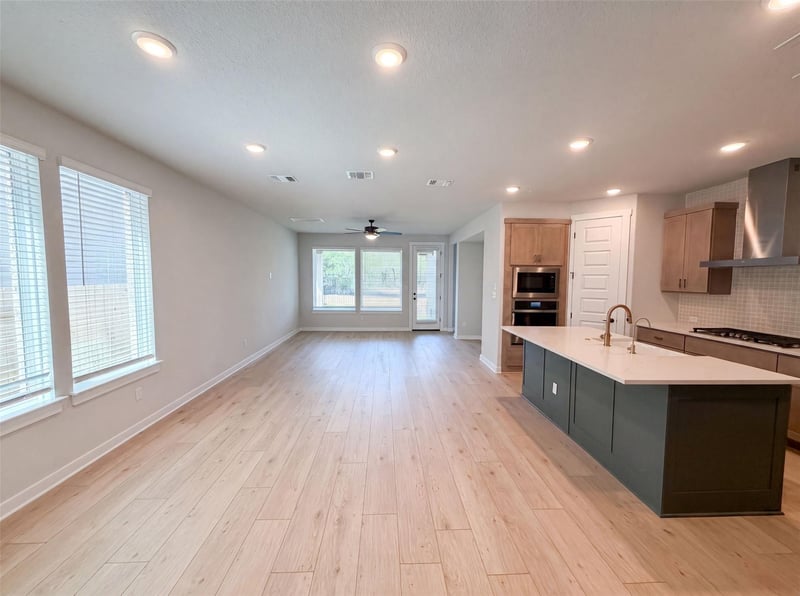 125 High Valley DR, Liberty Hill, TX 78642