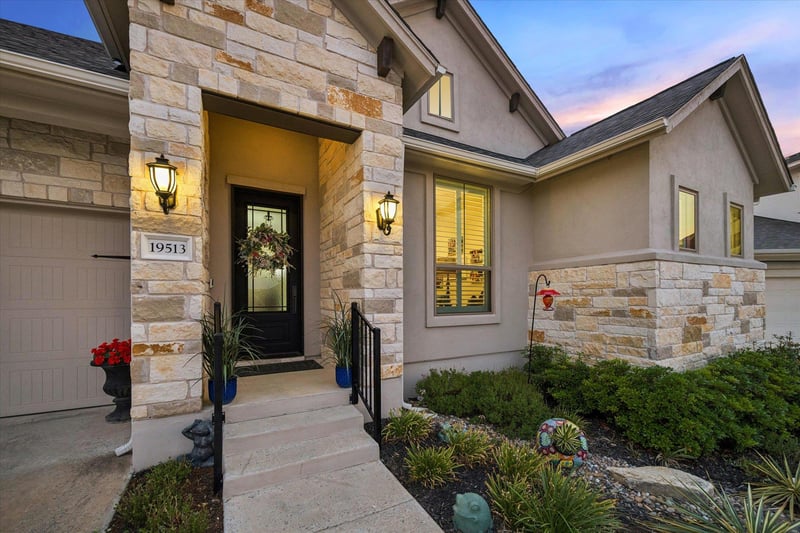 19513 Tranquility Falls Pa, Lago Vista, TX 78645