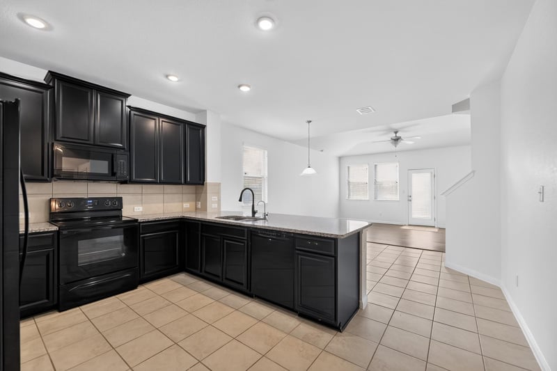 209 Evening Dusk DR, Kyle, TX 78640