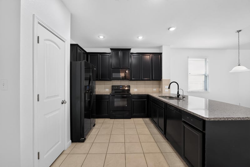 209 Evening Dusk DR, Kyle, TX 78640