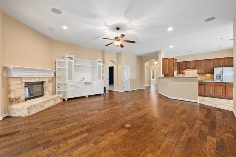 4917 Pyrenees Ps, Bee Cave, TX 78738