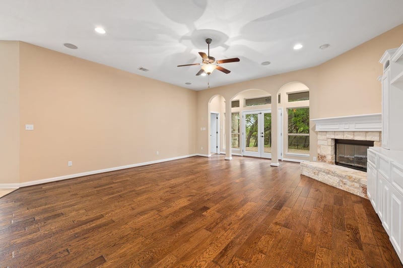 4917 Pyrenees Ps, Bee Cave, TX 78738