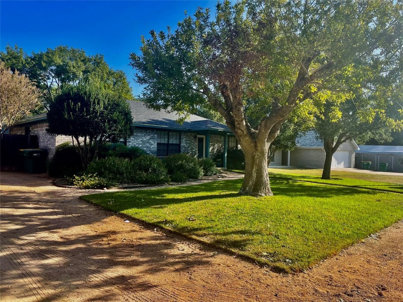 1113 Hackberry DR, Marble Falls, TX 78654