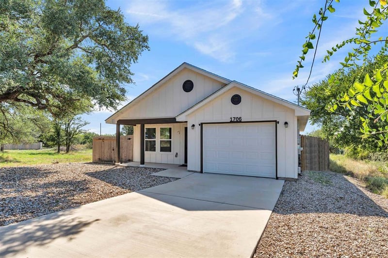 1706 Redwood DR, Marble Falls, TX 78654