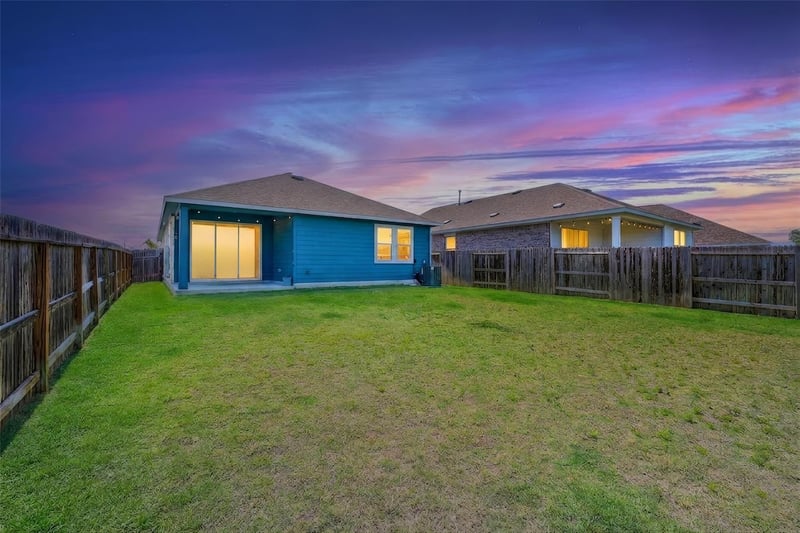 104 Ladolia LN, San Marcos, TX 78666