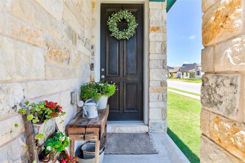 104 Ladolia LN, San Marcos, TX 78666