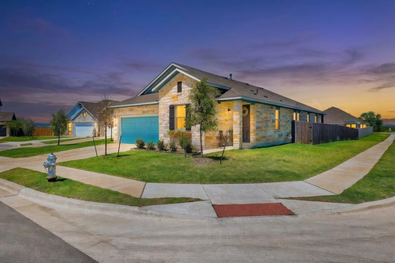 104 Ladolia LN, San Marcos, TX 78666