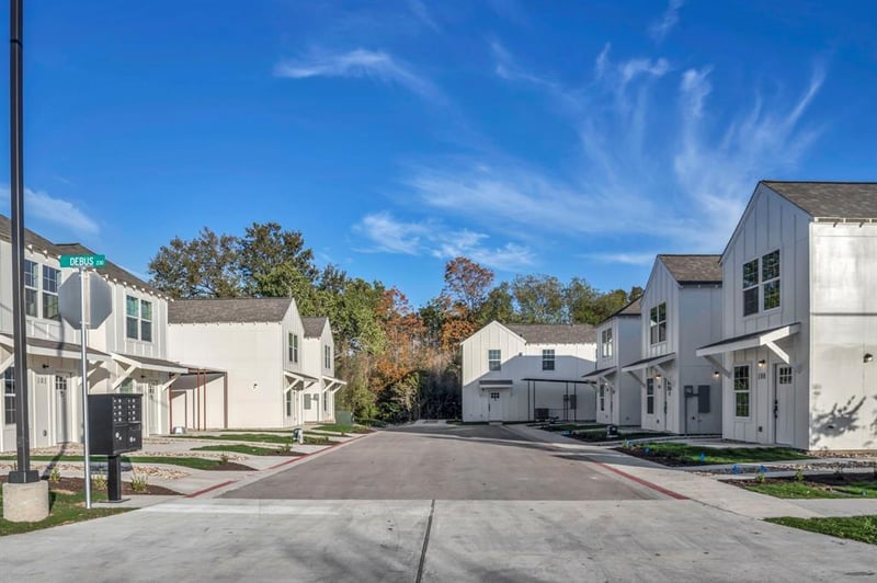 350 Debus ST #124, Taylor, TX 76574