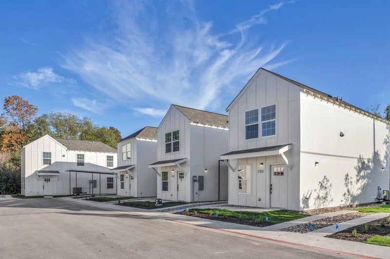 350 Debus ST #124, Taylor, TX 76574