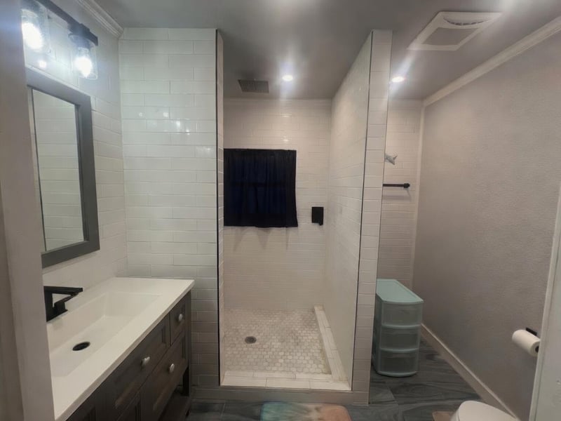 107 7th ST, Elgin, TX 78621
