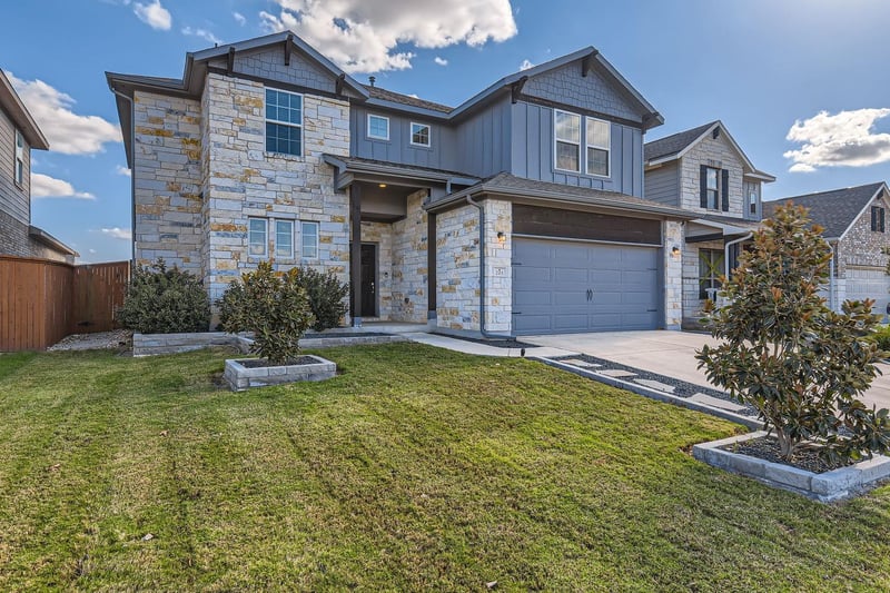 201 Double Mountain RD, Liberty Hill, TX 78642