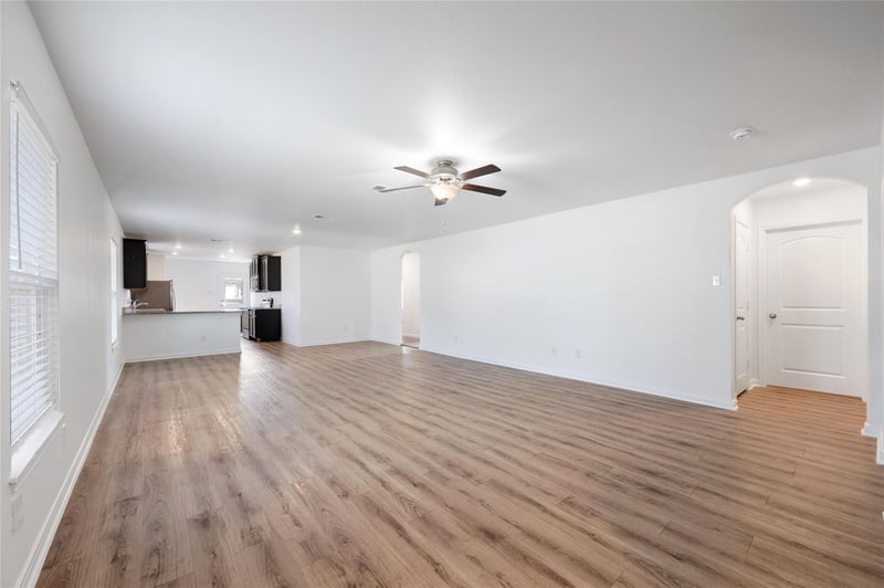 18616 Speculator LN, Elgin, TX 78621