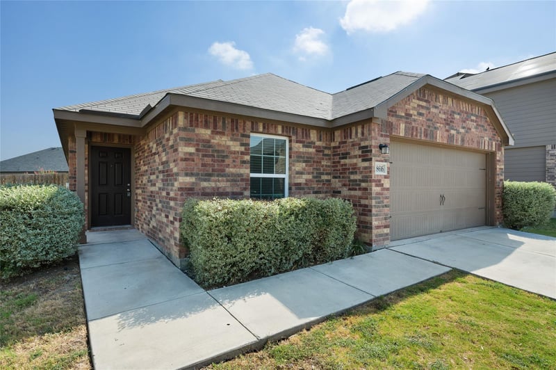 18616 Speculator LN, Elgin, TX 78621