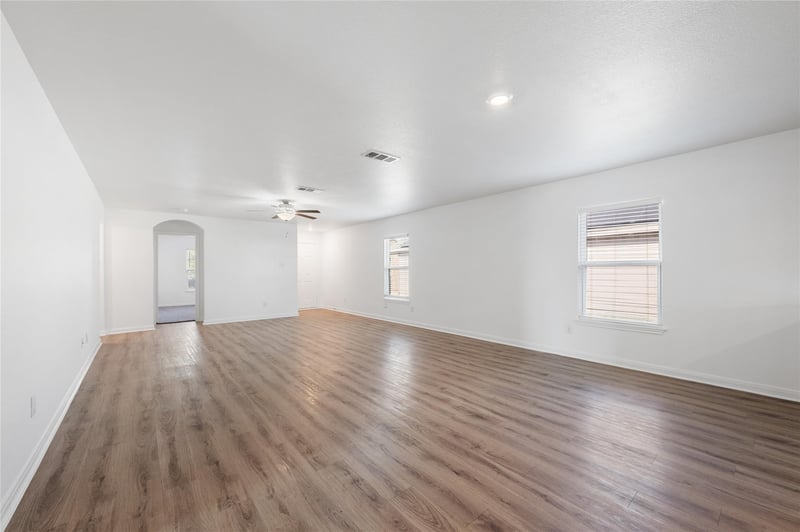 18616 Speculator LN, Elgin, TX 78621
