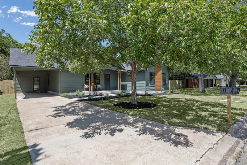 705 Campbell ST, Lockhart, TX 78644