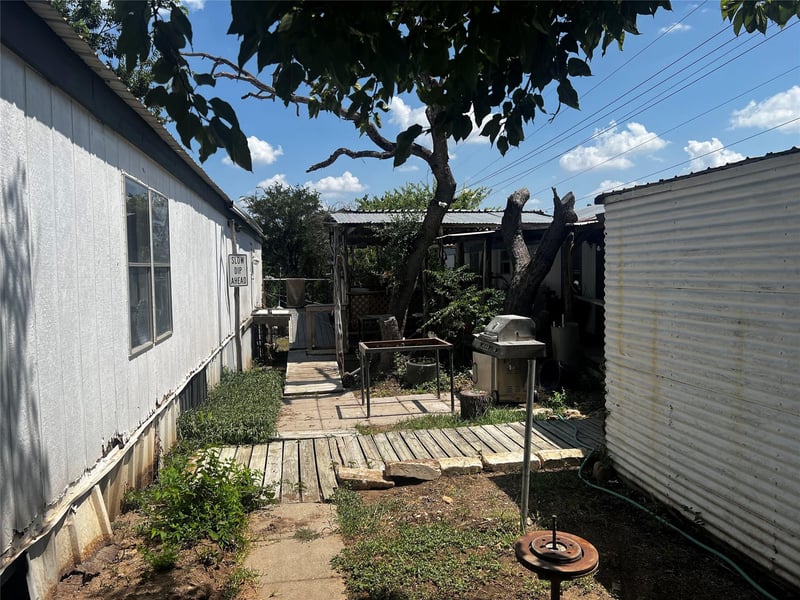 7107 Cowpoke TRL, Lago Vista, TX 78645