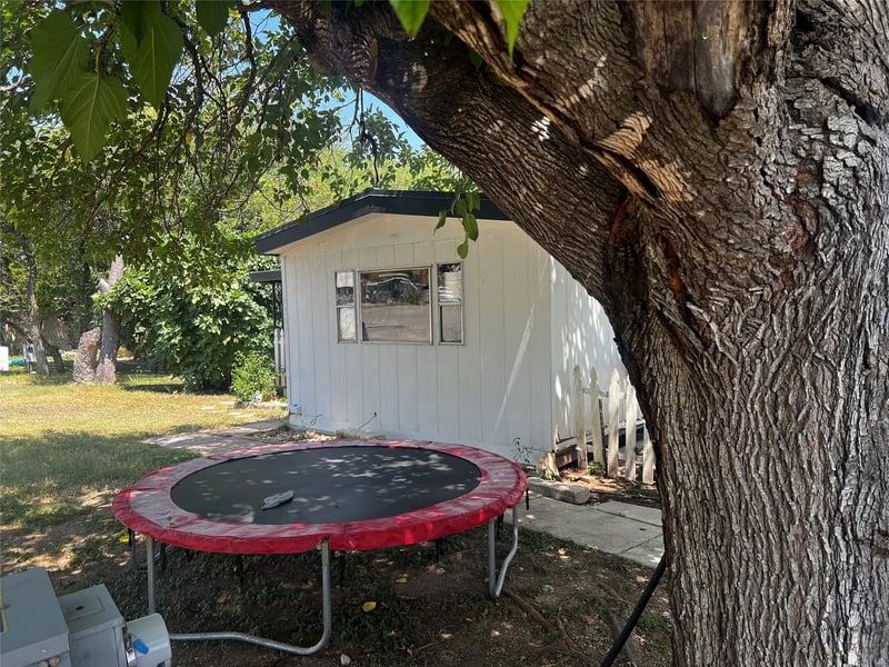 7107 Cowpoke TRL, Lago Vista, TX 78645