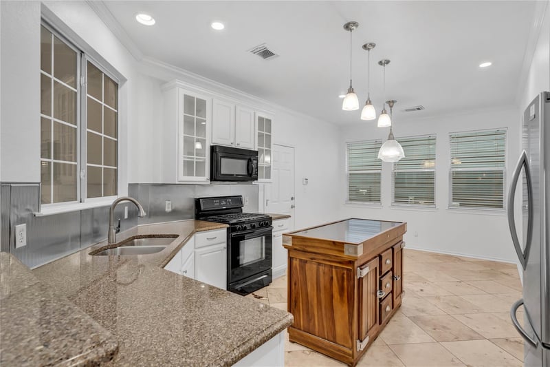 2606 Kinney Oaks CT, Austin, TX 78704