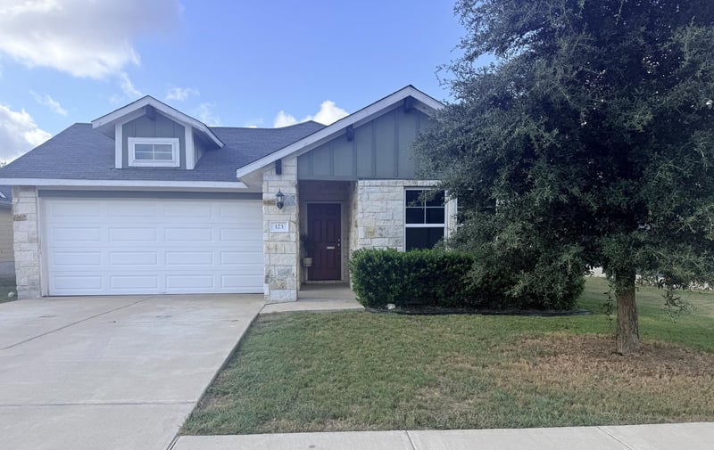 123 Saranac DR, Elgin, TX 78621