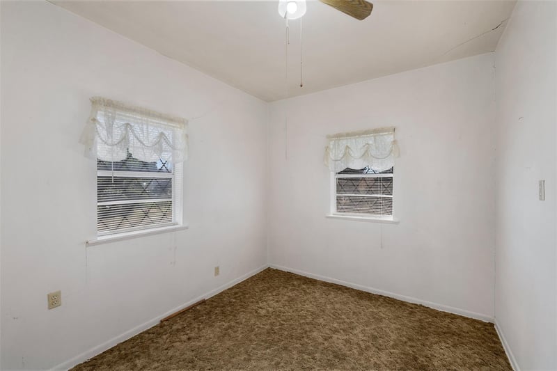 604 N 3rd ST, Thorndale, TX 76577