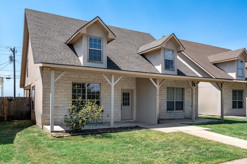 200 Sandstone DR #E/F, Jarrell, TX 76537